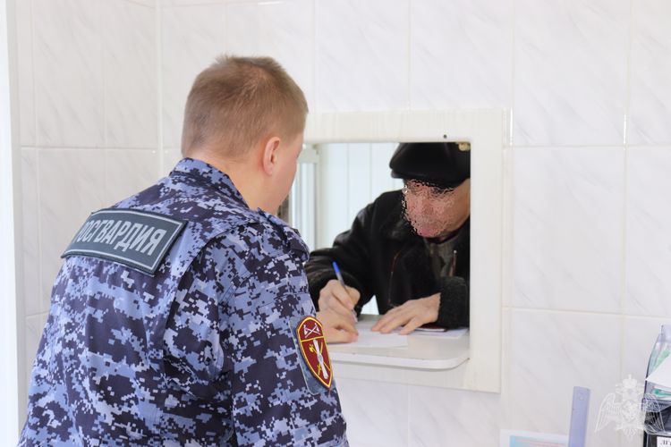 В Центре лицензионно-разрешительной работы состоялся день открытых дверей
