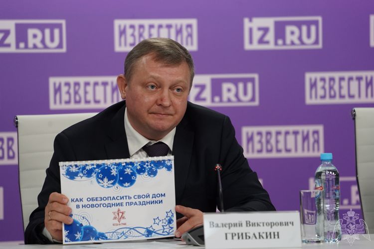 Официальный представитель Росгвардии Валерий Грибакин рассказал об участии военнослужащих и сотрудников ведомства в обеспечении безопасности в период новогодних праздников