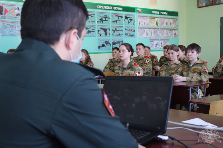 В Йошкар-Оле представители Росгвардии провели тематическое мероприятие, посвященное Дню образования Росгвардии