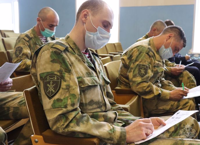 В Марий Эл представители Росгвардии приняли участие во Всероссийской акции «Диктант Победы»