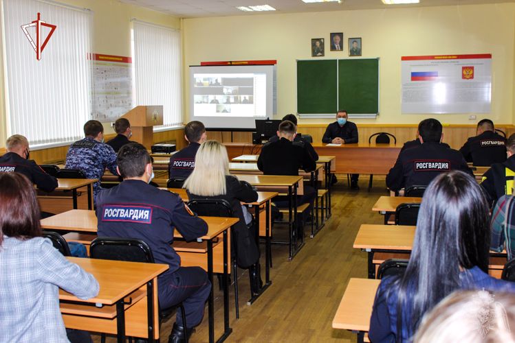 В Йошкар-Оле состоялось тематическое мероприятие с молодыми сотрудниками вневедомственной охраны Росгвардии