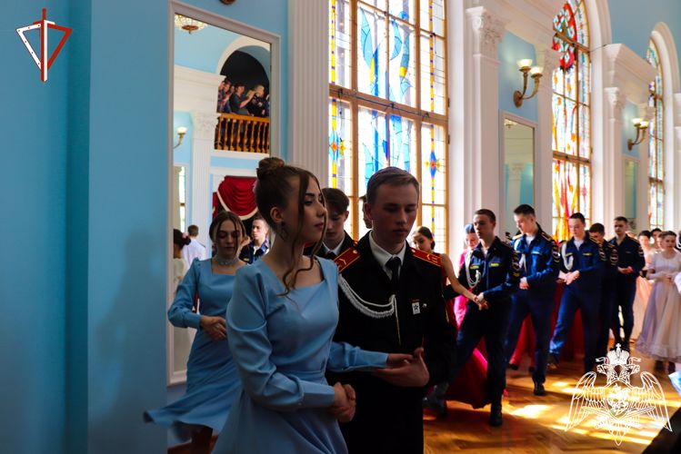 В Йошкар-Оле кадеты Росгвардии приняли участие в городском кадетском балу