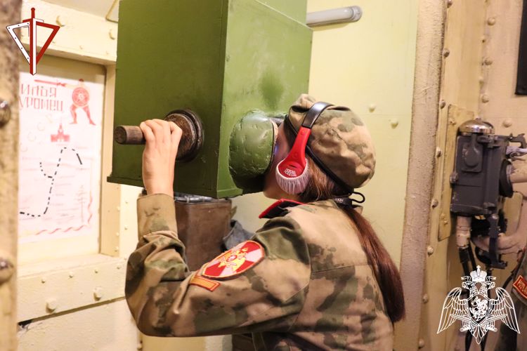 В Йошкар-Оле росгвардейцы посетили передвижной музей «Поезд Победы»