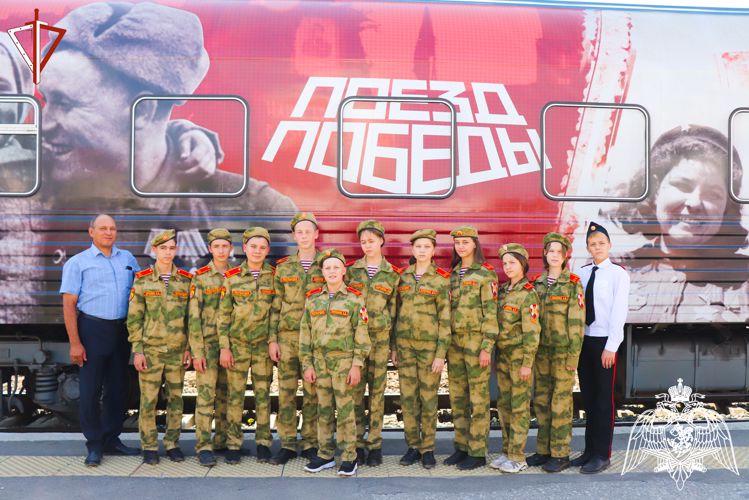 В Йошкар-Оле росгвардейцы посетили передвижной музей «Поезд Победы»