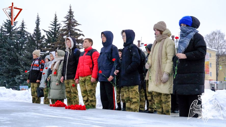 В Йошкар-Оле кадеты подшефного класса Росгвардии посетили музей воинской славы