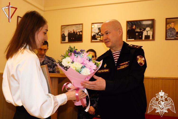 В Марий Эл специалисты подразделений государственного контроля и лицензионно-разрешительной работы Росгвардии отметили профессиональный праздник