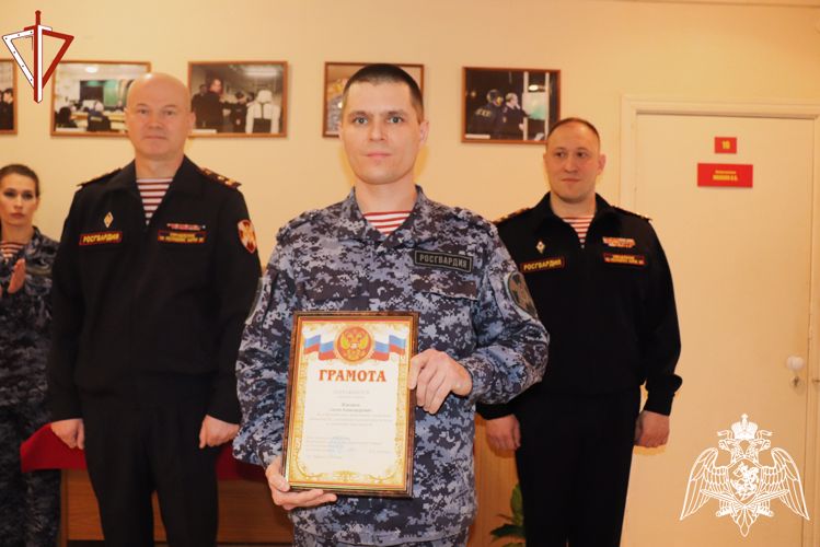 В Марий Эл специалисты подразделений государственного контроля и лицензионно-разрешительной работы Росгвардии отметили профессиональный праздник