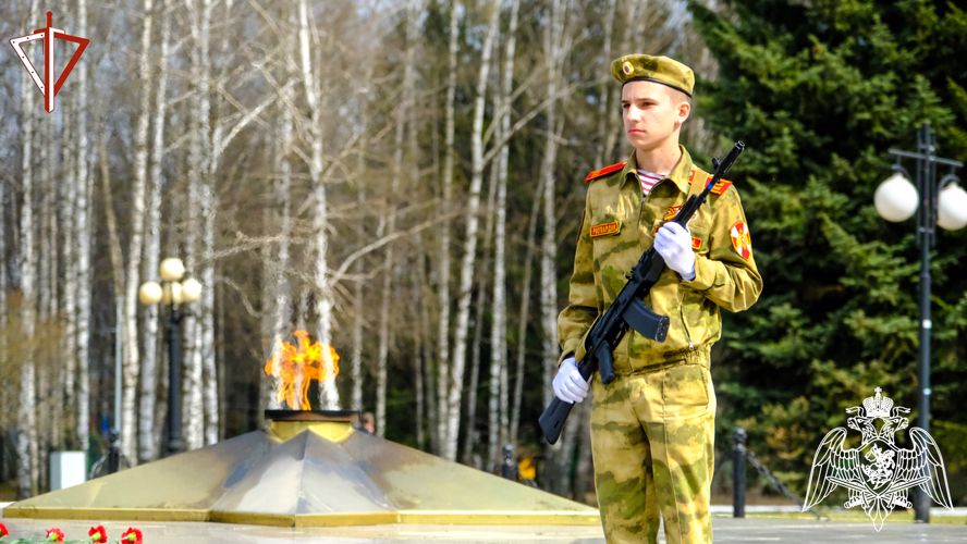 В Йошкар-Оле учащиеся подшефного класса Росгвардии заступили на «Вахту памяти»
