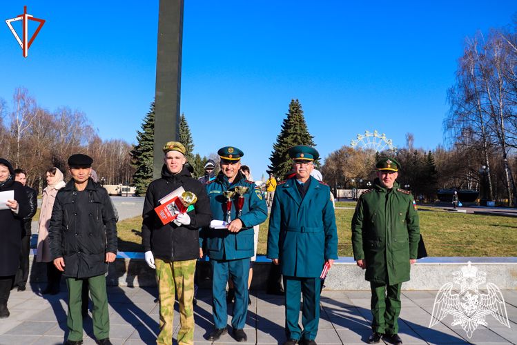 В Йошкар-Оле учащиеся подшефного класса Росгвардии стали призерами городского конкурса строя и песни