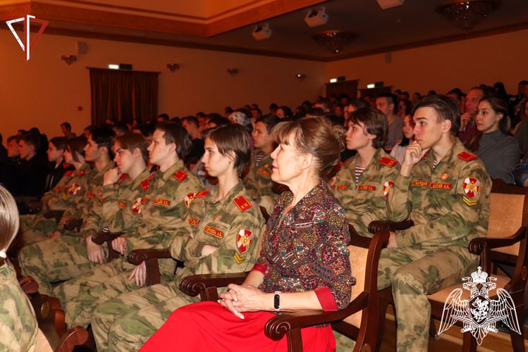 Кадеты подшефных классов Росгвардии стали зрителями Марийской государственной филармонии имени Якова Эшпая