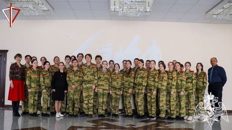 Кадеты подшефных классов Росгвардии стали зрителями Марийской государственной филармонии имени Якова Эшпая