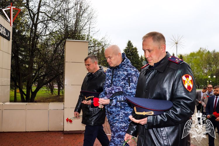 Представители Управления Росгвардии по Республике Марий Эл почтили память жертв радиационных катастроф и аварий 