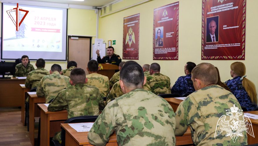 В Марий Эл сотрудники и военнослужащие Росгвардии написали «Диктант Победы»