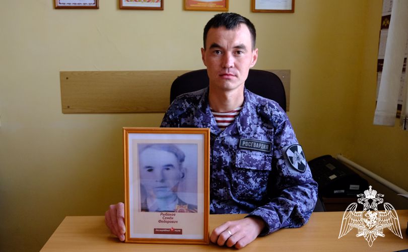 В Марий Эл сотрудники Росгвардии поддержали акцию «Автограф Победы» 