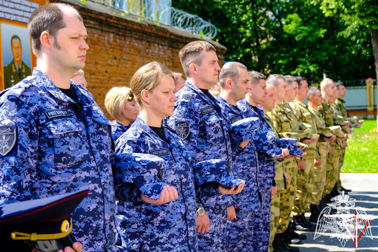 Сотрудники и военнослужащие Управления Росгвардии по Республике Марий Эл поддержали общероссийскую акцию «Минута молчания»