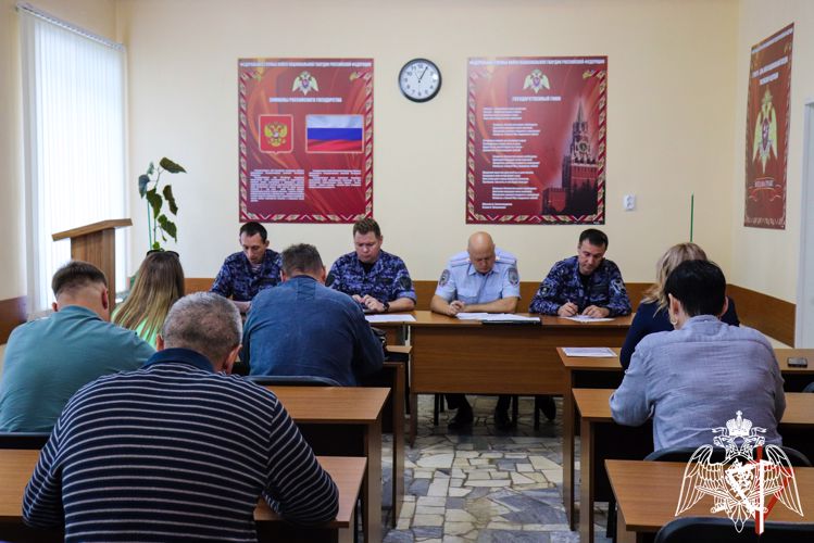 В Йошкар-Оле росгвардейцы провели совещание с руководителями частных охранных организаций по вопросам повышения качества услуг
