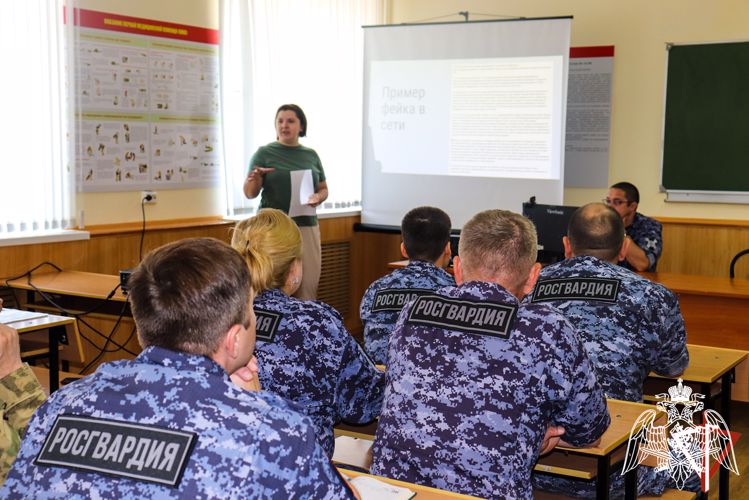 В Йошкар-Оле перед росгвардейцами выступили лекторы из МарГУ