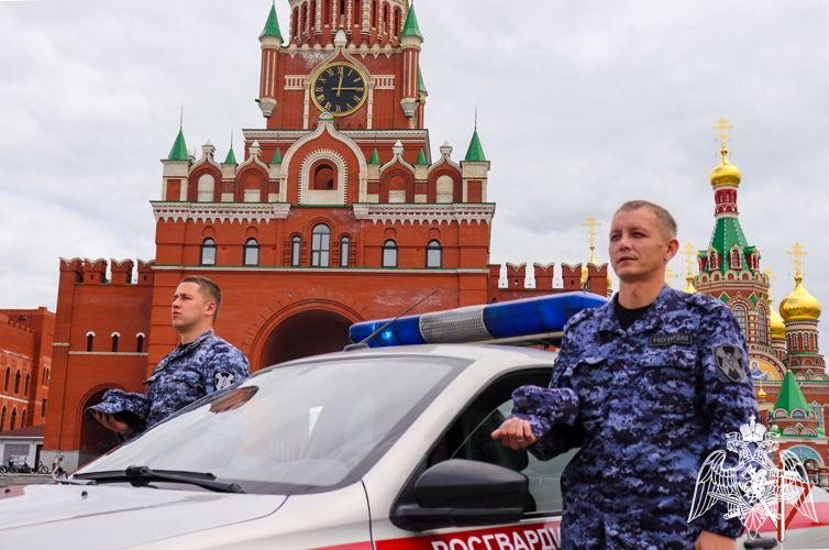 Сотрудники и военнослужащие Управления Росгвардии по Республике Марий Эл поддержали общероссийскую акцию «Минута молчания»