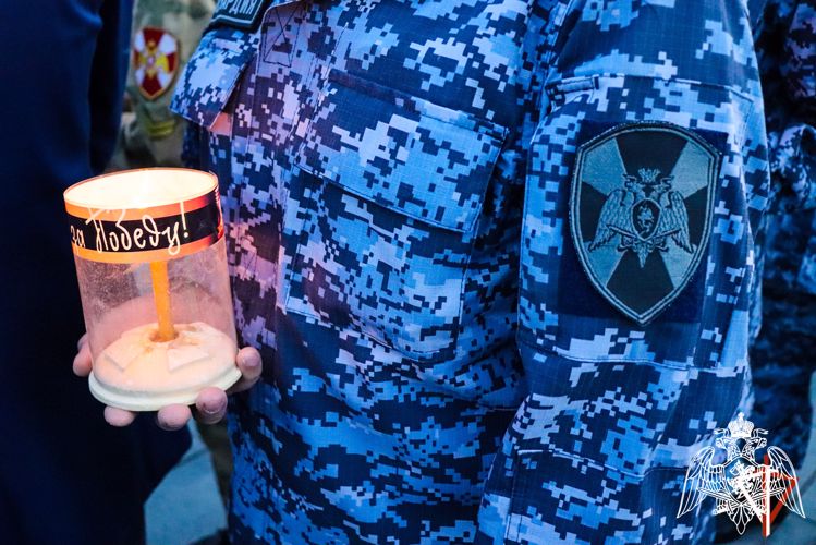 В Йошкар-Оле росгвардейцы приняли участие во Всероссийской акции «Свеча памяти» 