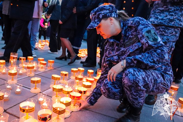 В Йошкар-Оле росгвардейцы приняли участие во Всероссийской акции «Свеча памяти» 