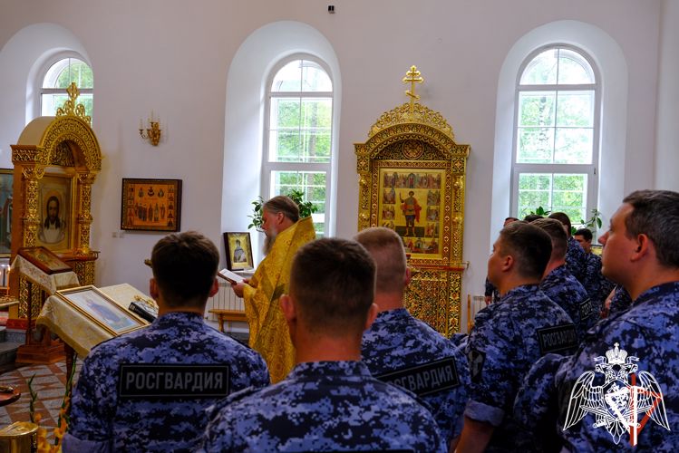 В Йошкар-Оле росгвардейцы приняли участие в молебне, посвященном памяти святого князя Владимира 