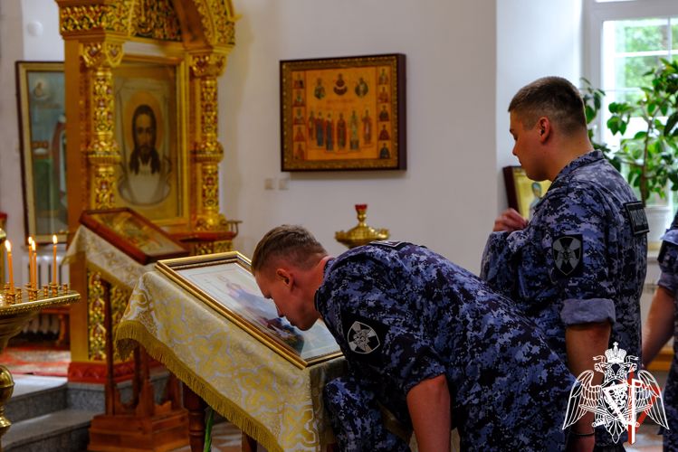 В Йошкар-Оле росгвардейцы приняли участие в молебне, посвященном памяти святого князя Владимира 