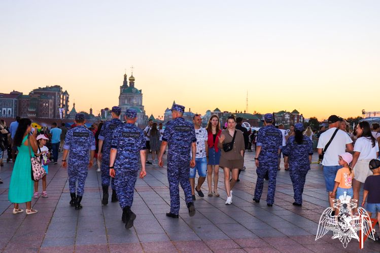 В Йошкар-Оле росгвардейцы приняли участие в обеспечении охраны общественного порядка во время празднования Дня города