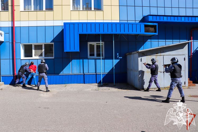 В Марий Эл сотрудники Росгвардии приняли участие во всероссийских антитеррористических учениях в преддверии нового учебного года