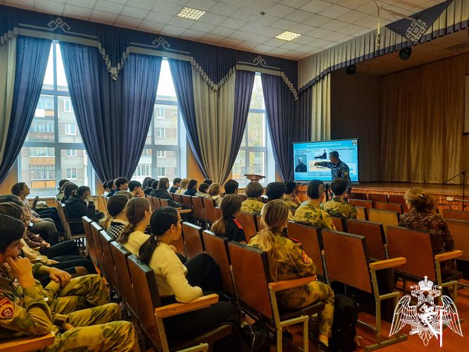 Кадеты йошкар-олинских профильных классов Росгвардии узнали о работе полиграфолога