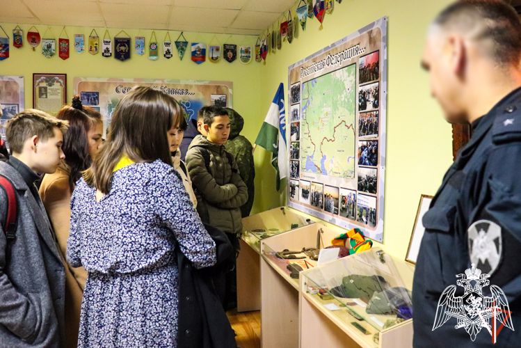 Студенты йошкар-олинского техникума побывали в гостях у бойцов отряда мобильного особого назначения