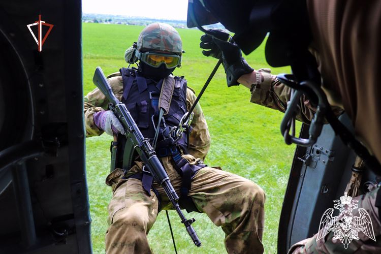 Сотрудники марийского  ОМОН «Таир» Росгвардии отмечают профессиональный праздник