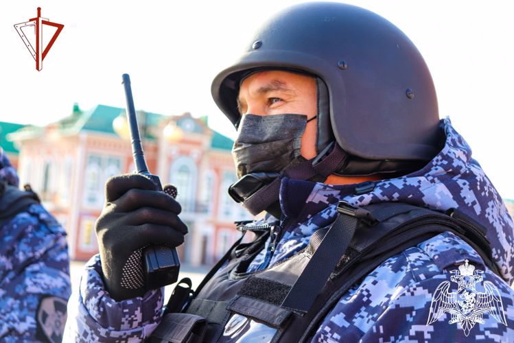 В п. Сернур (Марий Эл) сотрудники Росгвардии по горячим следам задержали гражданина, подозреваемого в краже из магазина
