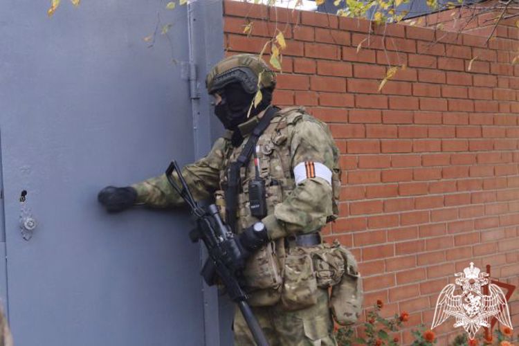 Спецназ Росгвардии задержал подозреваемого в совершении преступления в ДНР