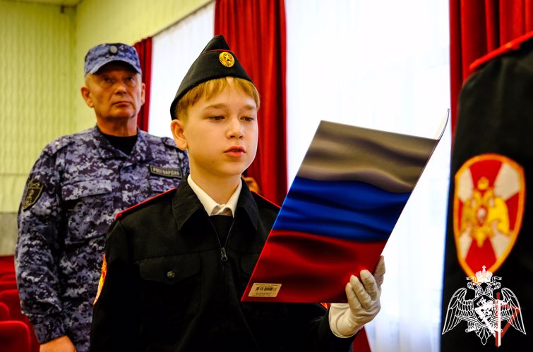 В Йошкар-Оле учащиеся подшефного класса Росгвардии принесли  торжественную клятву кадета