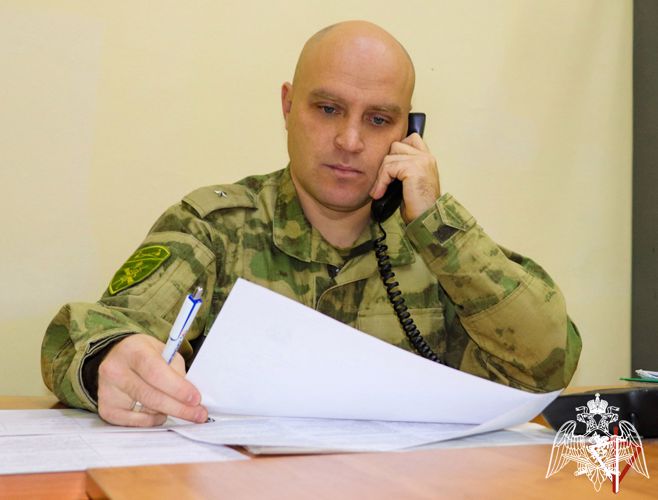 В Йошкар-Оле офицер Росгвардии в ходе прямой телефонной линии ответил на вопросы жителей региона