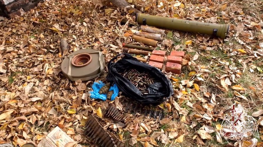 Крупный схрон боеприпасов и противотанковую управляемую ракету обнаружили росгвардейцы в ДНР