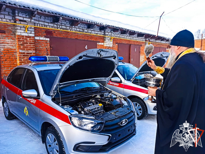 В Марий Эл сотрудникам Росгвардии вручили ключи от новых служебных автомобилей