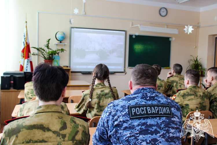 В Марий Эл росгвардейцы провели для подшефных школьников урок мужества ко дню снятия блокады Ленинграда 