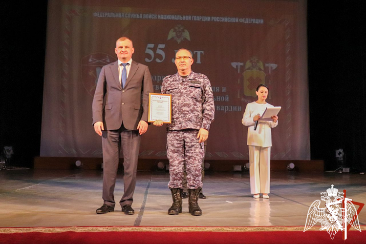 В Йошкар-Оле сотрудники подразделений государственного контроля и лицензионно-разрешительной работы Росгвардии отметили 55-летний юбилей