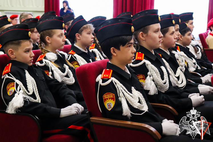 В Йошкар-Оле представители Росгвардии приняли участие в открытии «Парты Героя» в память о погибшем бойце СВО