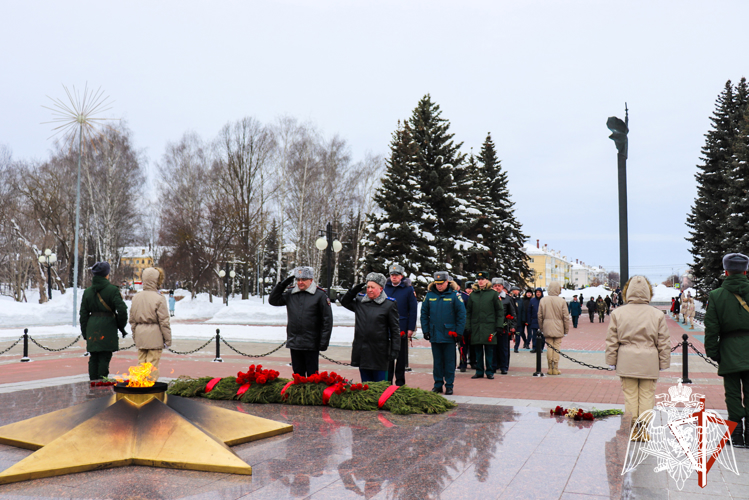 Руководитель Управления Росгвардии по Республике Марий Эл принял участие в церемонии возложения цветов, посвященной Дню защитника Отечества