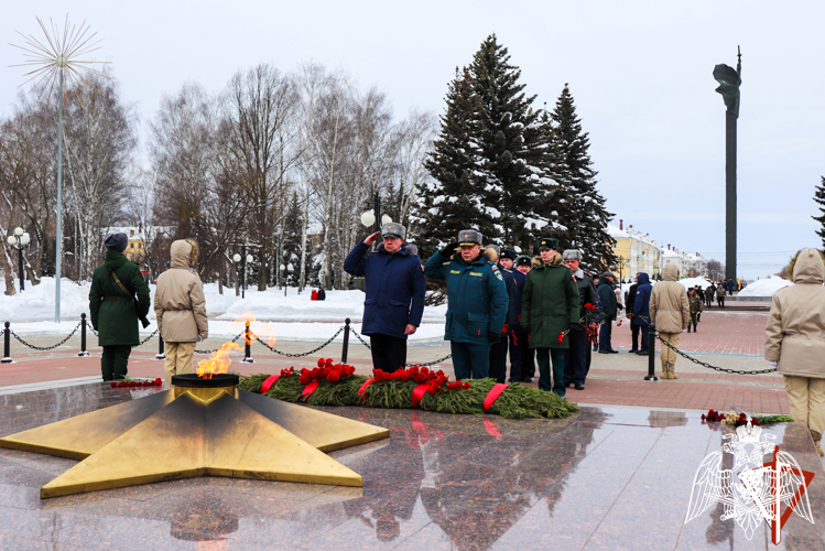 Руководитель Управления Росгвардии по Республике Марий Эл принял участие в церемонии возложения цветов, посвященной Дню защитника Отечества