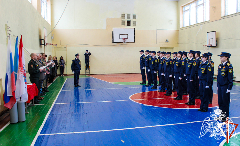 В Йошкар-Оле росгвардейцы приняли участие в конкурсе «Смотр строя и песни» среди школьников