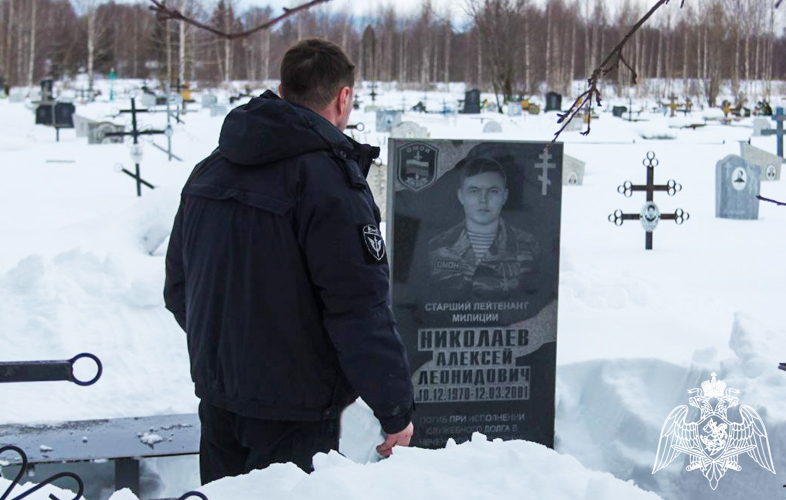 В Йошкар-Оле сотрудники ОМОН «Таир» почтили память сослуживца, погибшего при исполнении служебных обязанностей