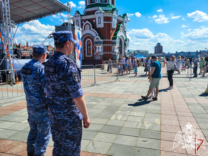 В Йошкар-Оле росгвардейцы выполнили задачи по обеспечению безопасности мероприятий, посвящённых Дню защиты детей
