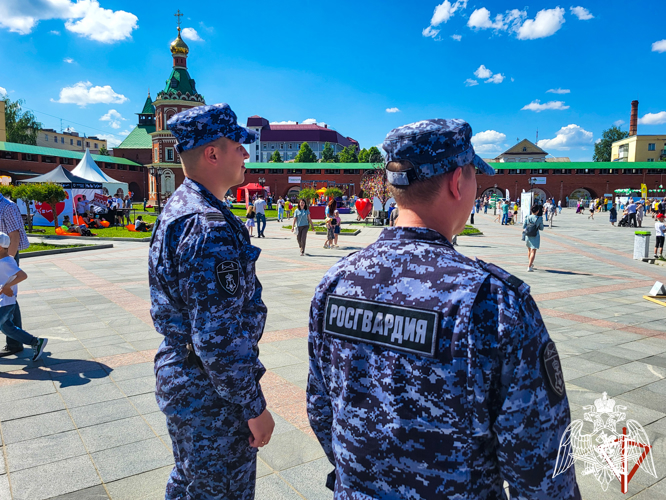 В Йошкар-Оле росгвардейцы выполнили задачи по обеспечению безопасности мероприятий, посвящённых Дню защиты детей