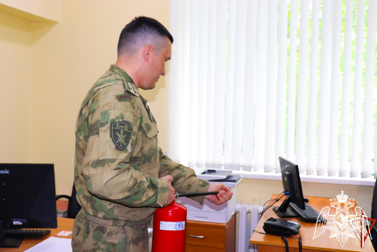 В Йошкар-Оле росгвардейцы провели занятия по отработке действий при возникновении пожара