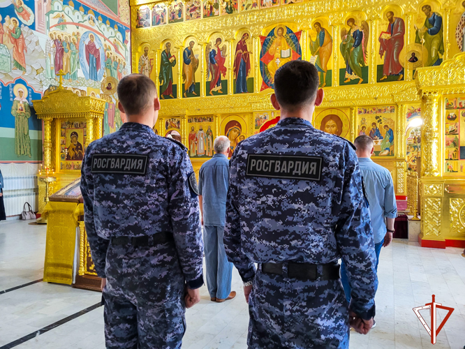 Росгвардейцы Йошкар-Олы стали участниками праздничных богослужений в честь памяти святого равноапостольного князя Владимира