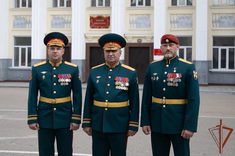 Начальник Саратовского военного института Росгвардии Герой России полковник Александр Белоглазов представлен личному составу