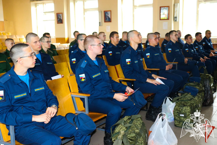 Росгвардейцы встретились с призывниками из Йошкар-Олы